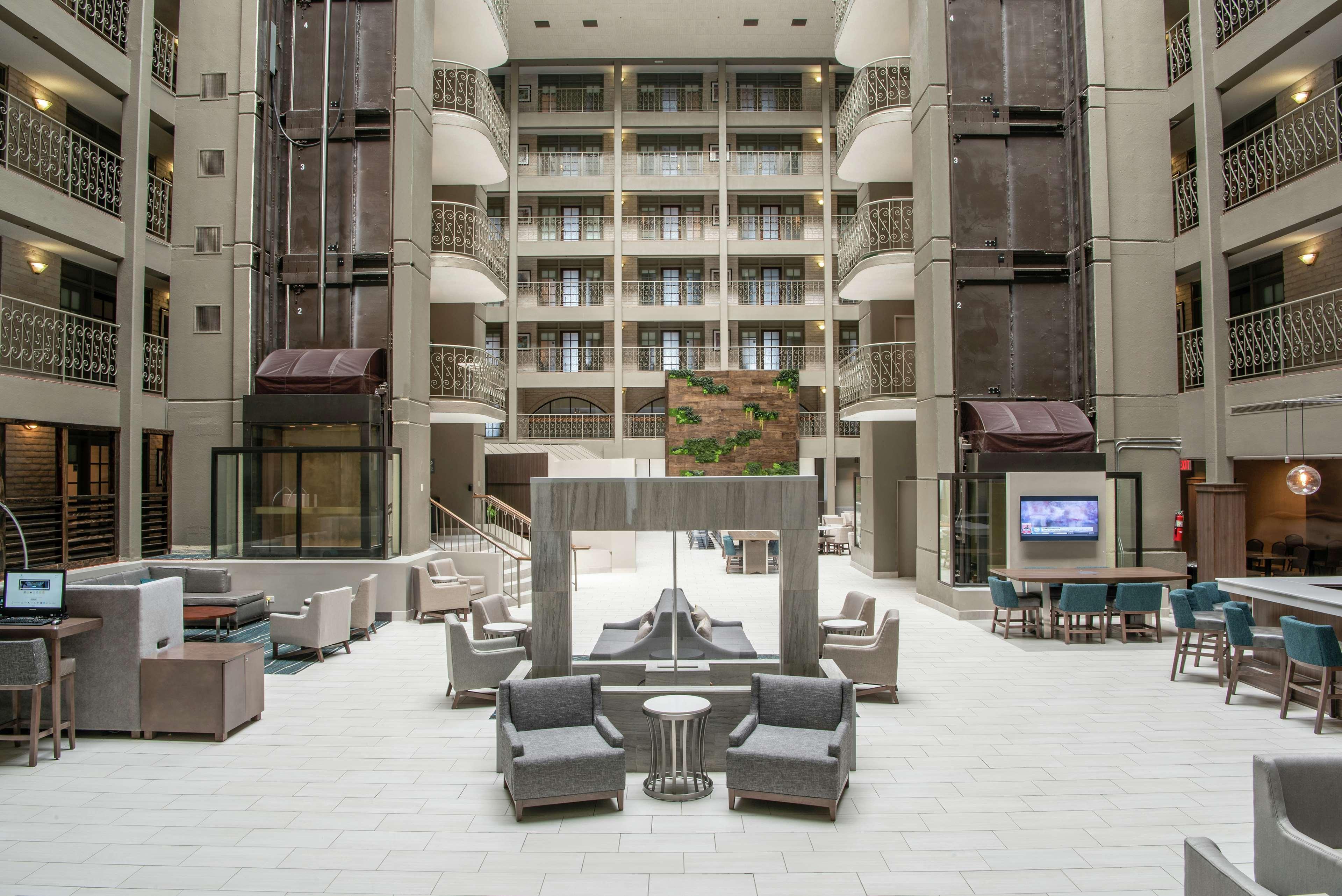 Embassy Suites By Hilton Chicago Schaumburg Woodfield Ngoại thất bức ảnh