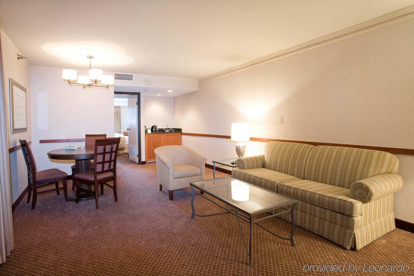 Embassy Suites By Hilton Chicago Schaumburg Woodfield Ngoại thất bức ảnh