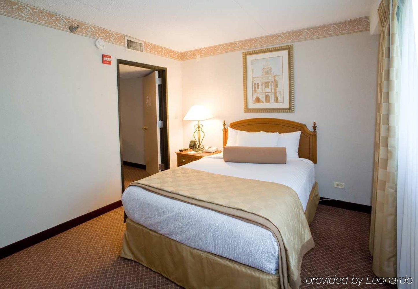 Embassy Suites By Hilton Chicago Schaumburg Woodfield Phòng bức ảnh