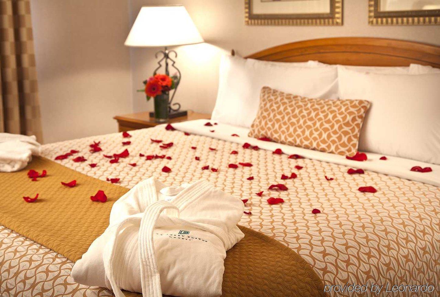 Embassy Suites By Hilton Chicago Schaumburg Woodfield Phòng bức ảnh