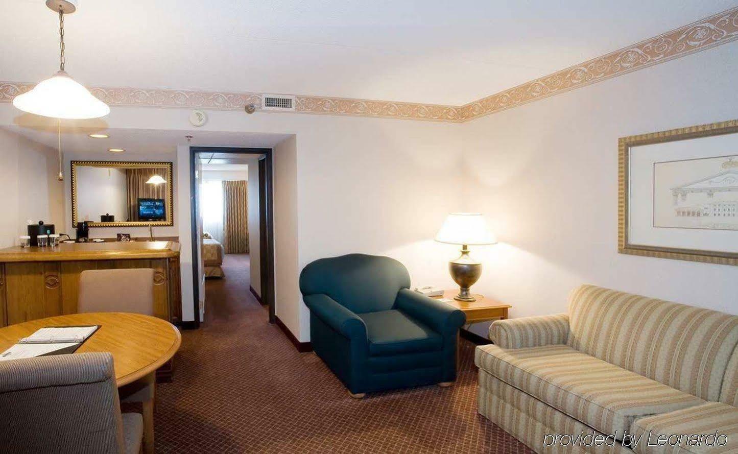 Embassy Suites By Hilton Chicago Schaumburg Woodfield Ngoại thất bức ảnh